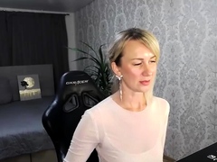 Webcam busty blonde chick live sex chat