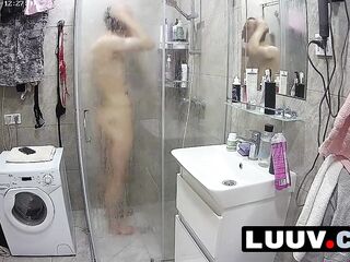 LUUV. A quick shower in advance of rencounter a girlfriend