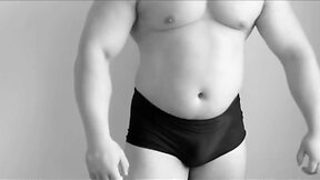 Beefy bodybuilder's sexy vid