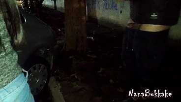 NanaBukkake - Dogging com estranhos me fodendo e eles gozando na minha boca no meio da rua