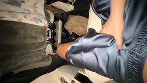 Ballbusting BlowJob in Car