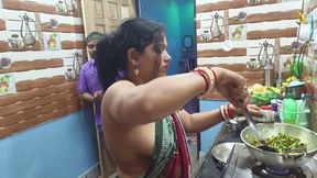 Sexy tamil aunty hot romance and fucking in kitchen ! Desi tamil aunty Sex video