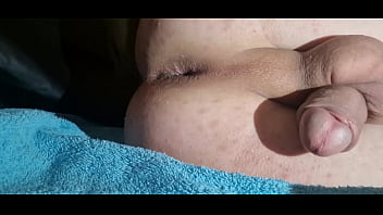 Sissy femboy destr&oacute_i o buraco anal de perto
