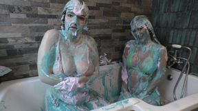 Dolly & Lauren's Messy Gunge Bath