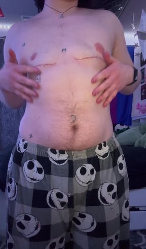 Curvy trans girl shows off her ass and pussy