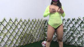 Delicious Brunette Dances Very Rich Until She Wets Her Pussy with Desire