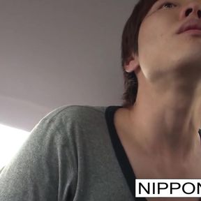 Hot Japanese babe fucks him in the car