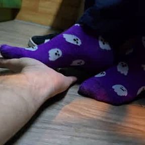 Hand crushing whit socks