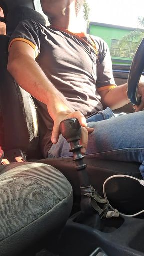 How I like to drive with my hand on the gearbox