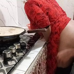 Indian step mom sex video in the kitchen