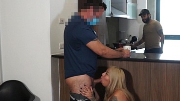 MI ENTRENADOR SE FOLLA A MI ESPOSA SIN QUE ME DE CUENTA