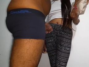 බෝඩිමට බත් එක අරන් ආපු බත් කඩේ නංගිව දැක්කම මට මුනවද උනා The stepsister brought the food