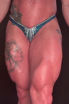 Simone Steele Muscle Flex