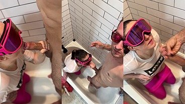DICKFLASH bathroom adventure : part 2 cum on face