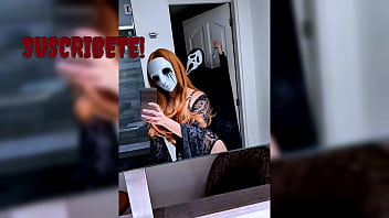 Mi HERMANASTRO MAYOR me acompa&ntilde_a a pedir caramelos, a cambio ME PIDE JUGAR con el a METERME SU &quot_CUCHILLO&quot_ toda la noche, me COGE y termina SOBRE MI