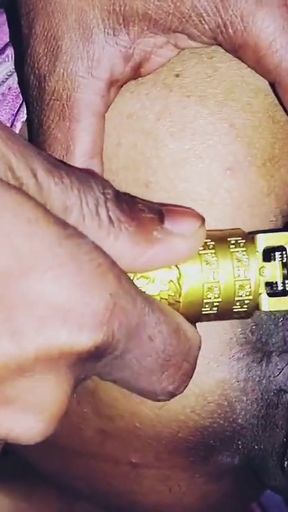 Desi bhabhi ki choot ke bal saaf kiye   Clip 1