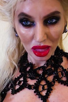 Vampire Kiss
