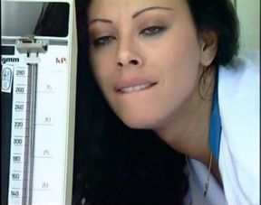Slutty nurse in sexy white uniform fixes a broken cock in the ambulance van