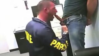 Cops gang-fuck juicy Suspects