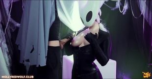 Epic Fantasy Adventure: MollyRedWolf's Bold Cosplay Journey!