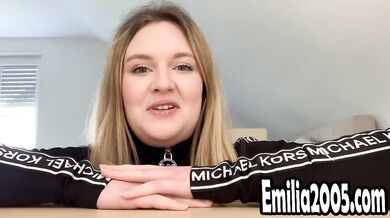 MY FIRST TIME NAKED!! 18 year old german teen girl