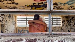 nao tinhamos dinheiro pro motel, fomos na construcao mesmo!