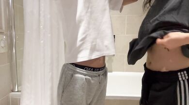 Golden shower with my best friend (OF@girlsonfilm333)