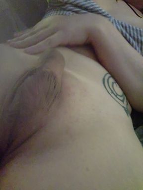 Nutless Sissy Gal Fingers empty Pouch