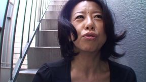Asian Mom Junko Sakashita got so excited by a guy that she showed her boobs on the street