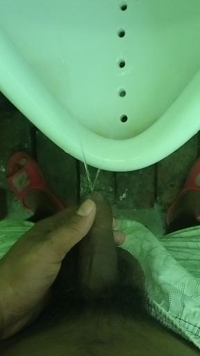 Masturbation during Toilet. Small to big penis.
