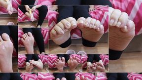 Dolce Amaran's Oiled Soles - TOE WIGGLING - NAIL FETISH - BAREFOOT - TOES - BIG TOE - OIL - OILED SOLES