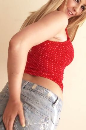 Gorgeousblonde Babe in Red Lingerie Katie K Starts Her Day with Masturbation Orgasm