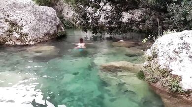 What a thrill! I licked her pussy in public by the river, she came so fast while I fucked her pussy