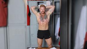 Bareback fun in the locker room - Seth Santoro, Bennett Anthony