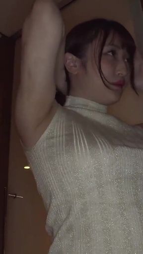 Internet Hook-up: a Big-tit Wife, Shaved Pussy Rubbing and Sucking My Cock -2