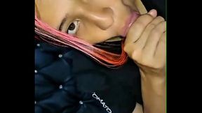 Madrastra atrapada debajo del sof&aacute_: &iexcl_el hijastro recibe un rapidito y caliente creampie! ( CASERO REAL)