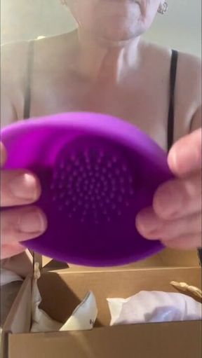 TOY TEST - Funzze Vibrating Nipple Suckers mature MILF bbw