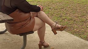 Keep staring at my big fat white juicy ass booty, thick legs and thighs until you start moaning &amp; cumming