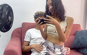 I teach my little stepsister how to play on the cell phone while i make her feel my huge cock