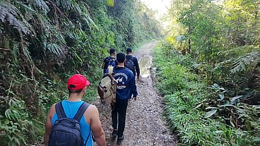 DUAS HORA DE VIAGEM, PONTE DESTRUÍDA, TRILHA ERRADA, PERRENGUE NO MATO E FODA COM FARDA.
