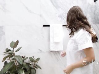 Screwing My Stepmom During the time that That babe's Blind as a Bat - Axel Haze, Elizabeth Skylar