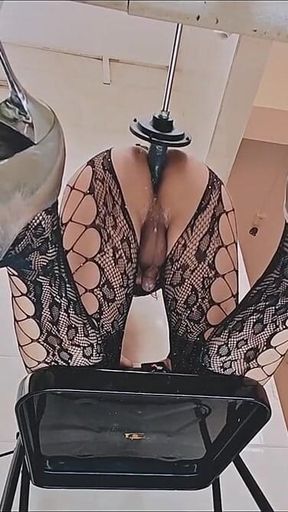 Wearing a New Bodysuit, I Had a Machine Inserted Into My Anus and I Squirted