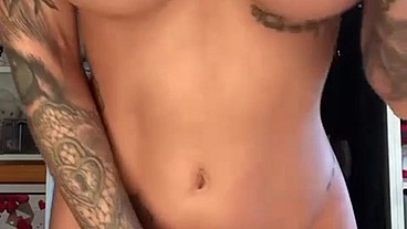 CREAMY TWERK ASS - Putting cream & SHAKE MY BUTT just for you - Susy Gala