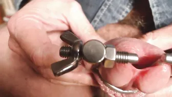 Solo Guy Shows Off His Gaping Peehole and Jerks Off