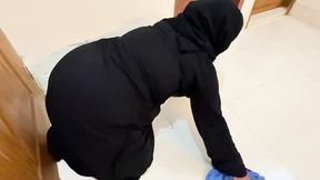 Arab Hot Maid Stuck When She Clean Under Bed - Big Ass Hijabi Girl Wear Abaya Niqab & Panty