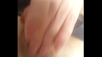 Regard et petites caresses de coquine