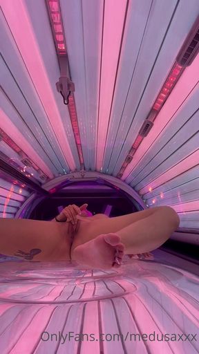 Tattooed Girl Masturbate in the Solarium