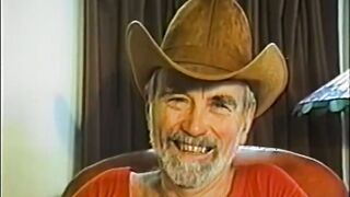 Amateur guy jerks off to Altomar's rough handjob