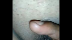 Minha esposa vadia e b., toda melada levando dedada