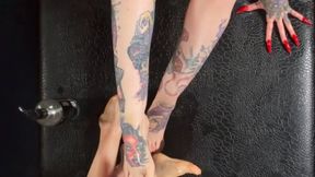 4 Feet 1 Cock V3